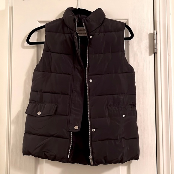 Zara Other - Zara Puffer Vest Size 9/10